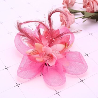 An Elegant Fascinator Hair Clip - Image 3