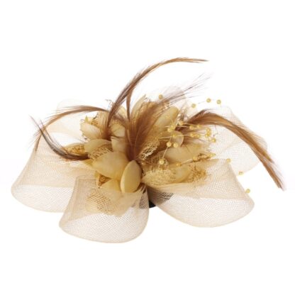 An Elegant Fascinator Hair Clip - Image 6